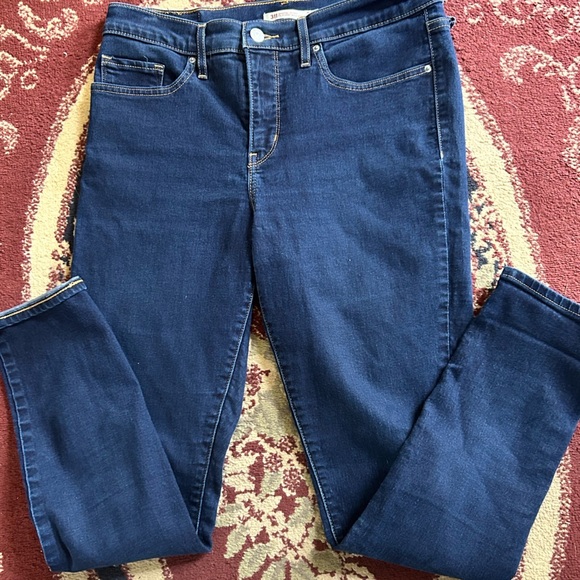 Levi's Dark Blue Shaping skinny woman’s Jeans - size 30 - new or like new - Picture 1 of 10